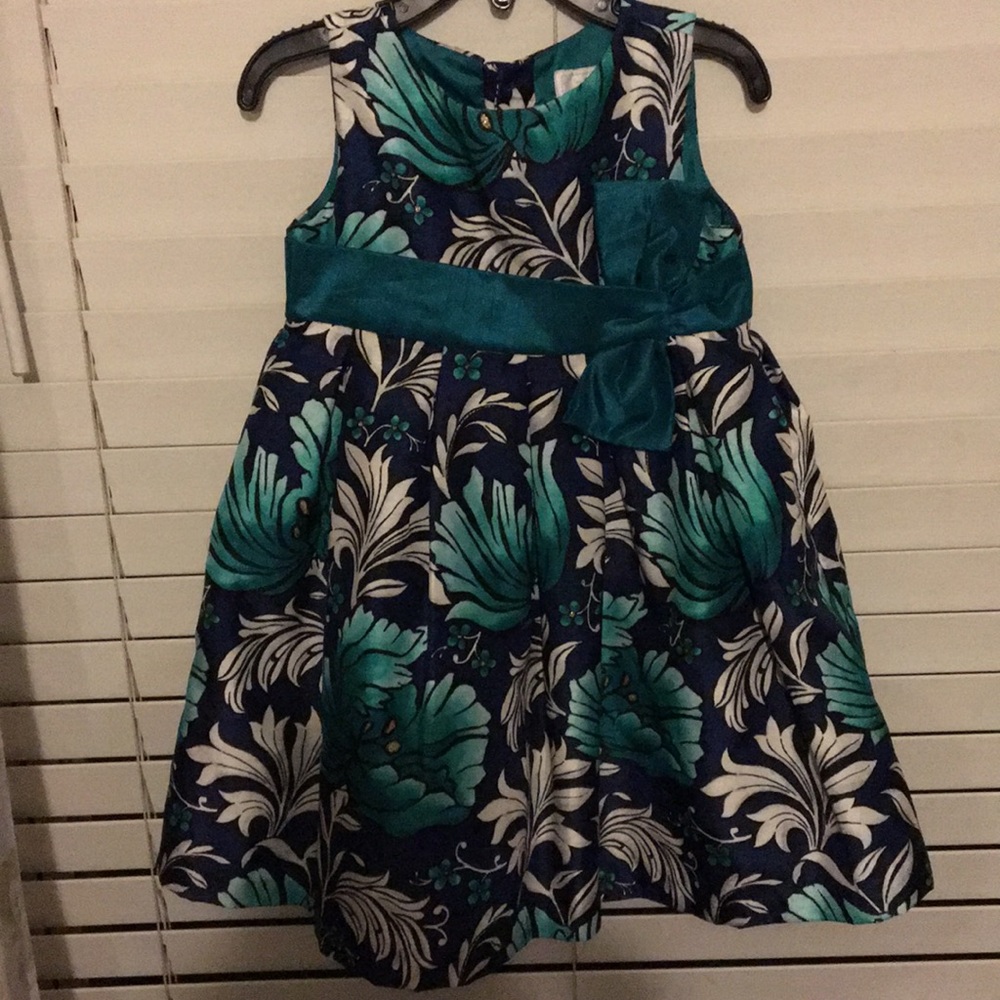 Girls dress